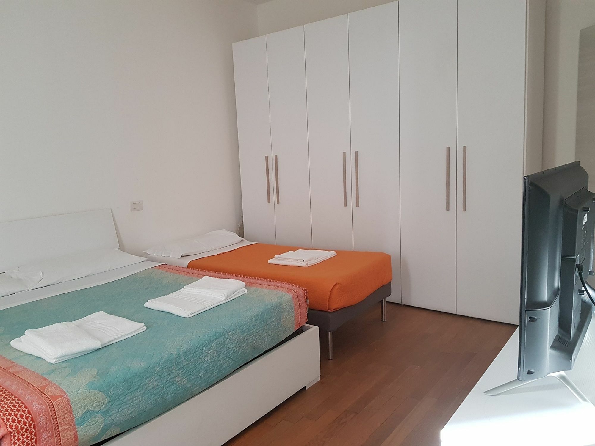 Red Line Apartments Milano Екстериор снимка