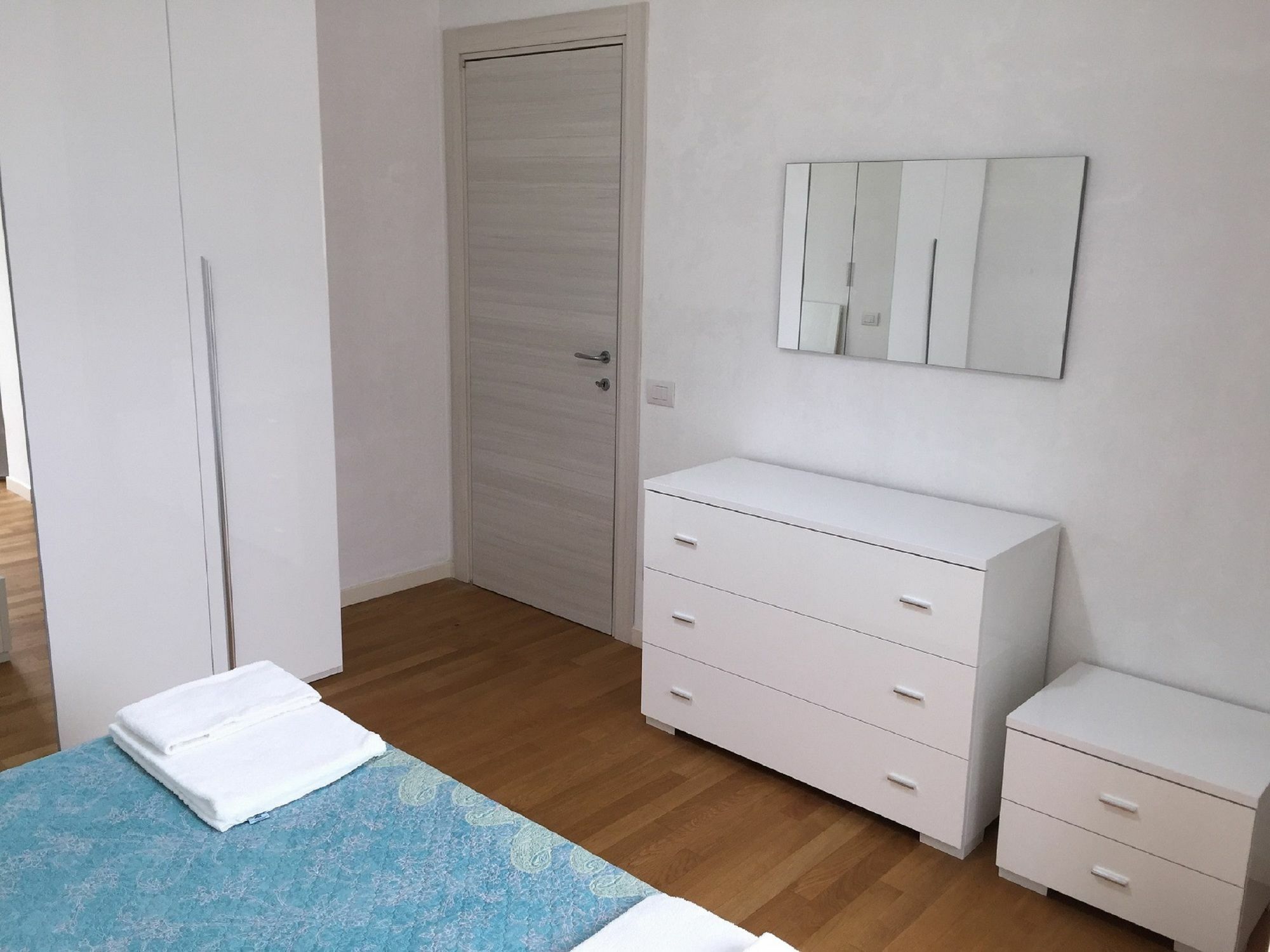 Red Line Apartments Milano Екстериор снимка