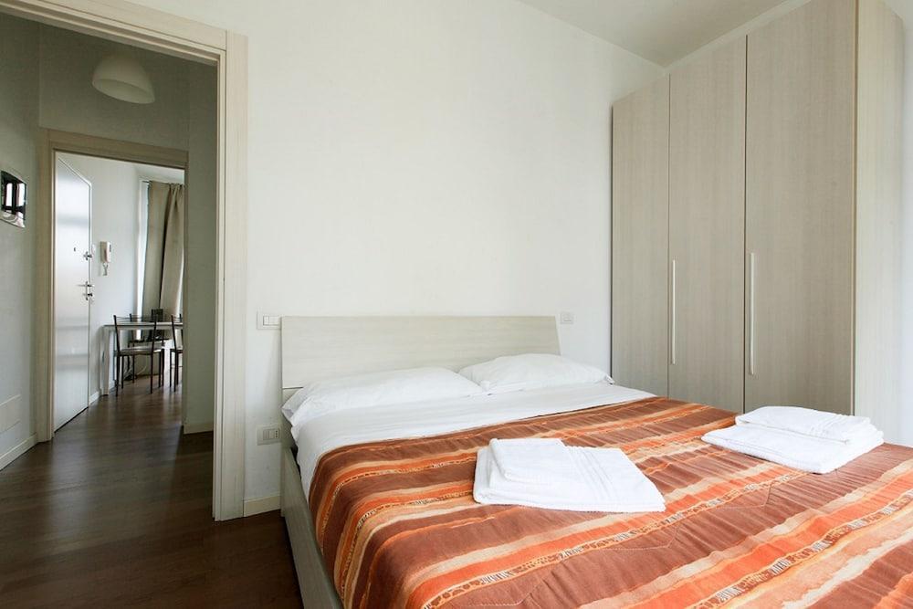 Red Line Apartments Milano Екстериор снимка