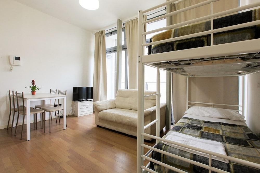 Red Line Apartments Milano Екстериор снимка
