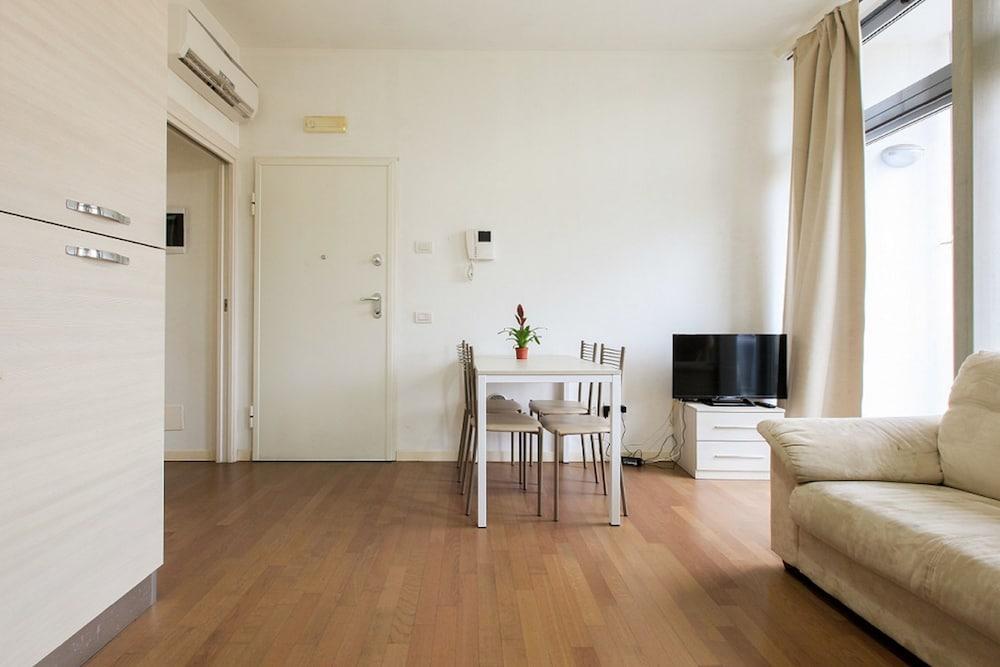 Red Line Apartments Milano Екстериор снимка