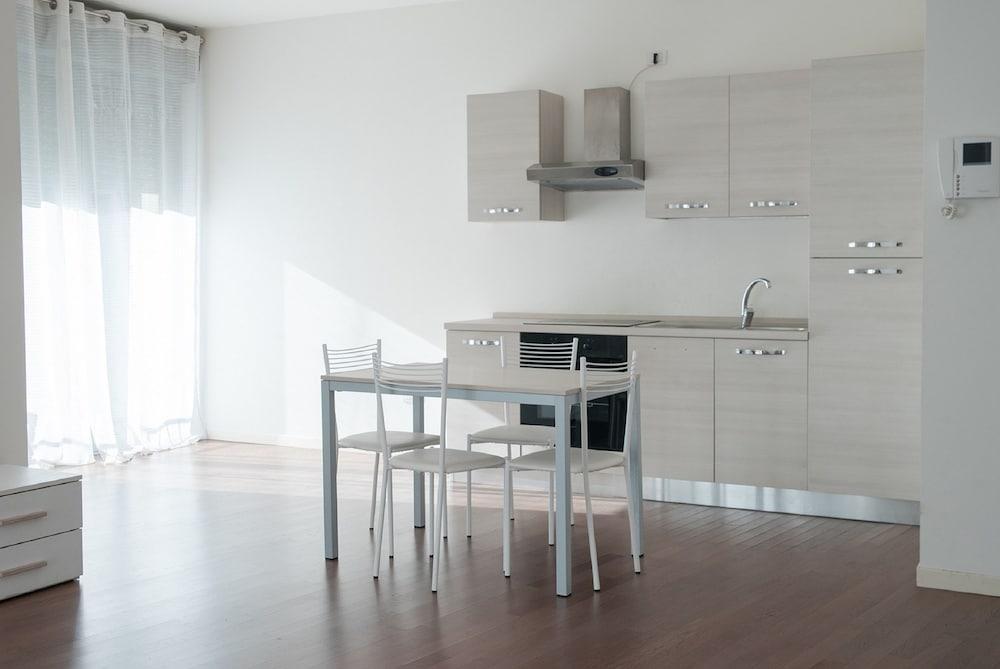 Red Line Apartments Milano Екстериор снимка