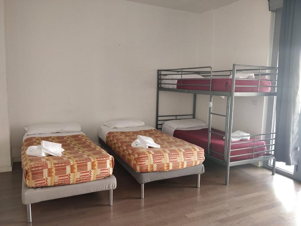 Red Line Apartments Milano Екстериор снимка