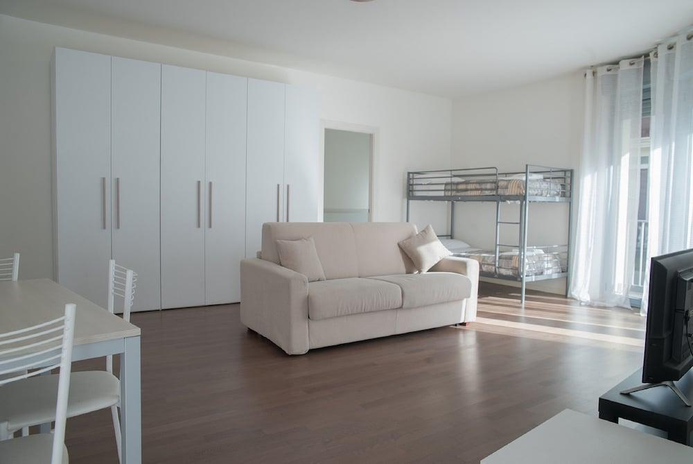Red Line Apartments Milano Екстериор снимка