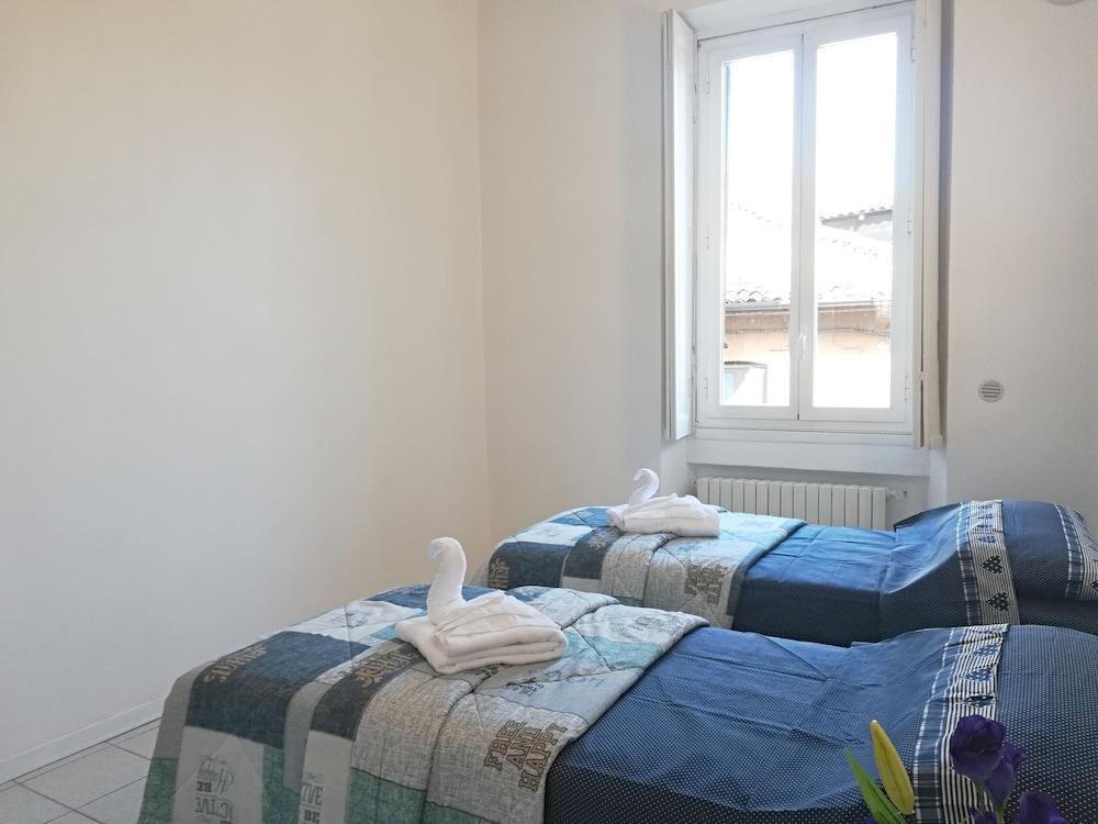 Red Line Apartments Milano Екстериор снимка